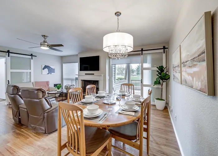 Deck & Golf Course Views: Condo! * Munds Park